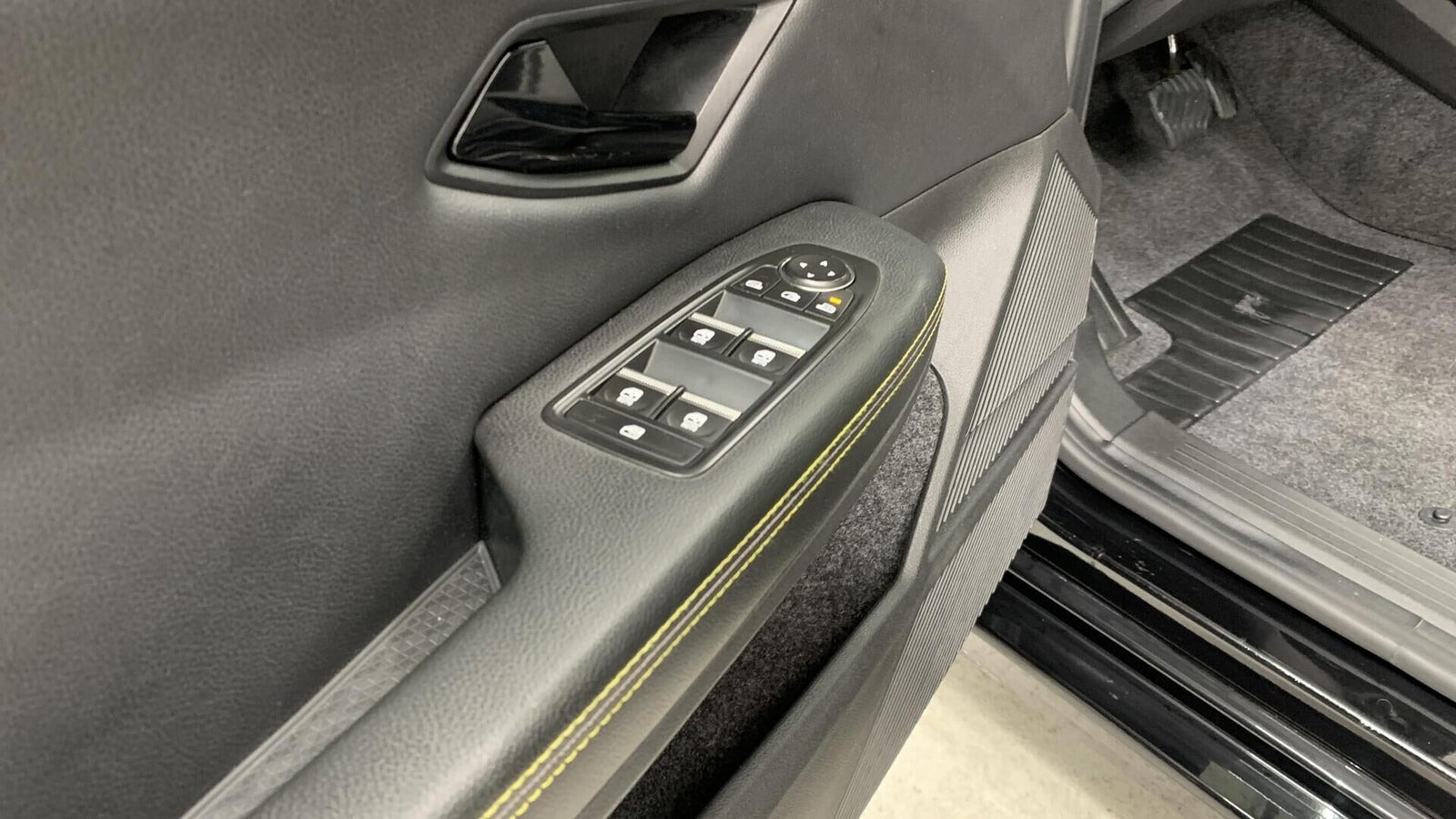 Sort Renault Megane E-Tech fra 2023
