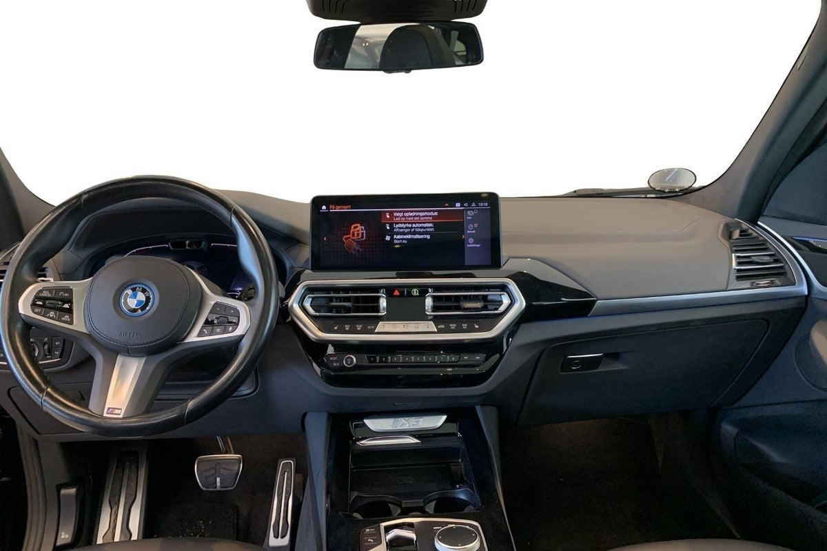 Sort BMW iX3 fra 2023