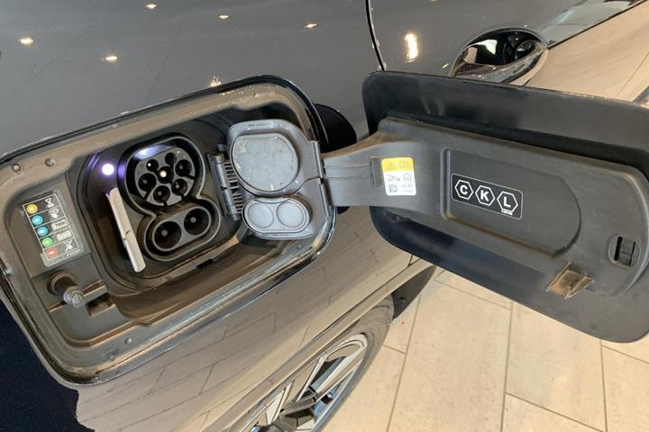 Sort BMW iX3 fra 2023