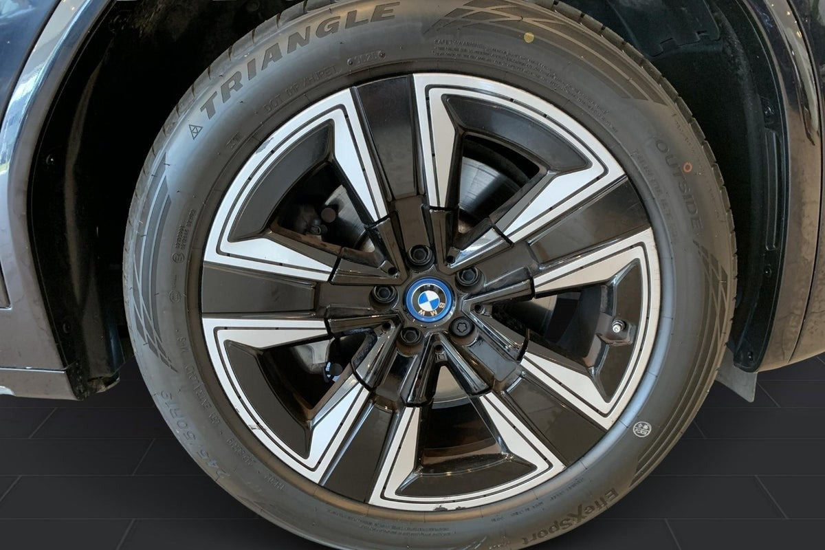 Sort BMW iX3 fra 2023