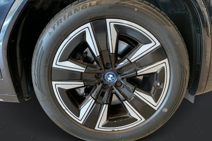 Sort BMW iX3 fra 2023
