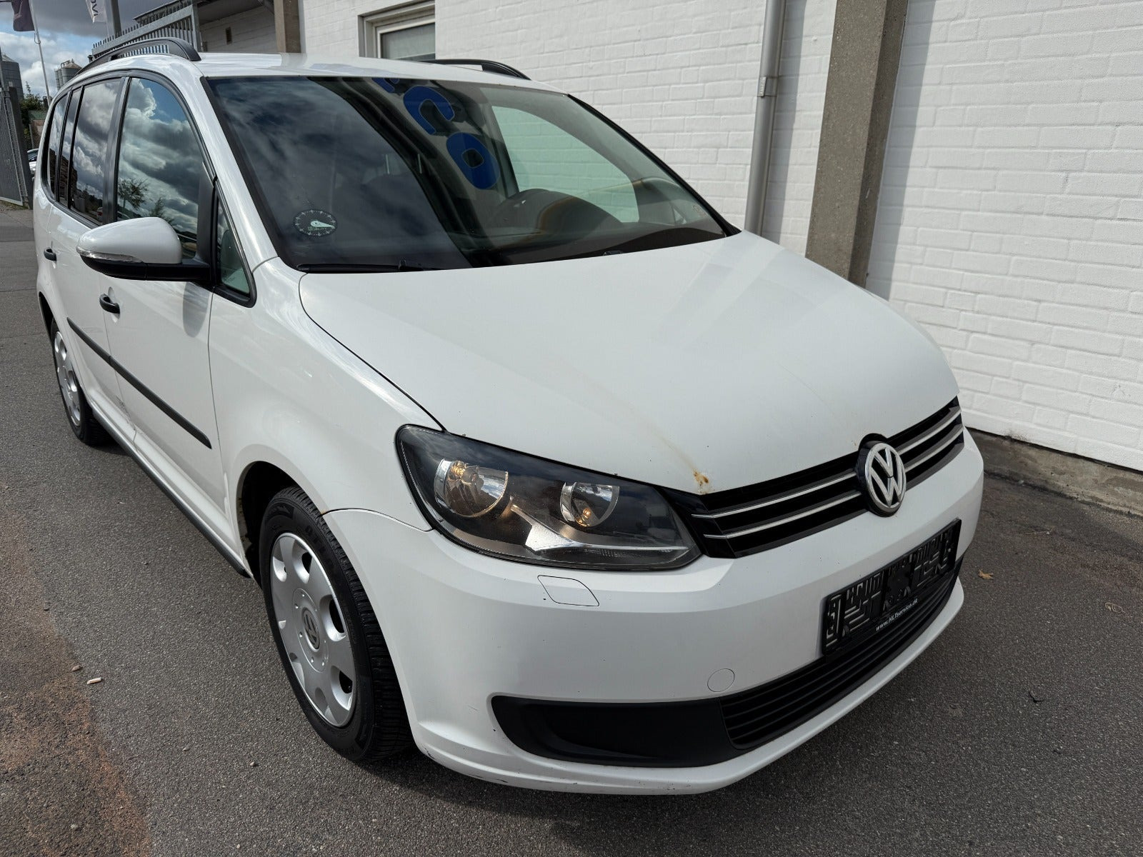 Hvid VW Touran fra 2011