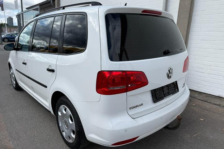 Hvid VW Touran fra 2011
