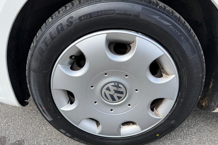 Hvid VW Touran fra 2011