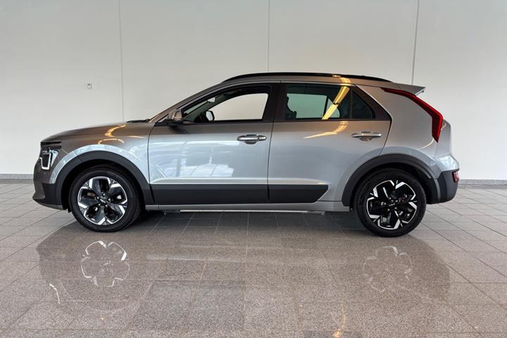 Grå Kia Niro fra 2023