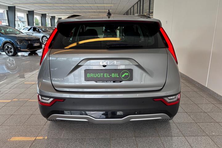 Grå Kia Niro fra 2023