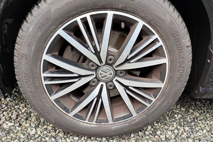 Sort VW Golf Sportsvan fra 2017