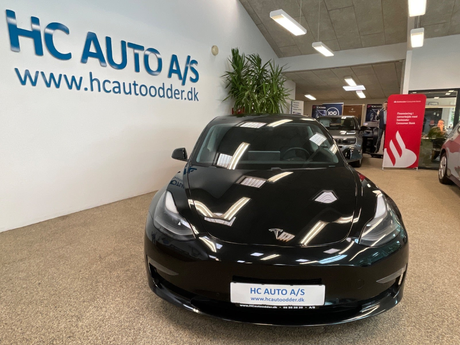 Sort Tesla Model 3 fra 2021