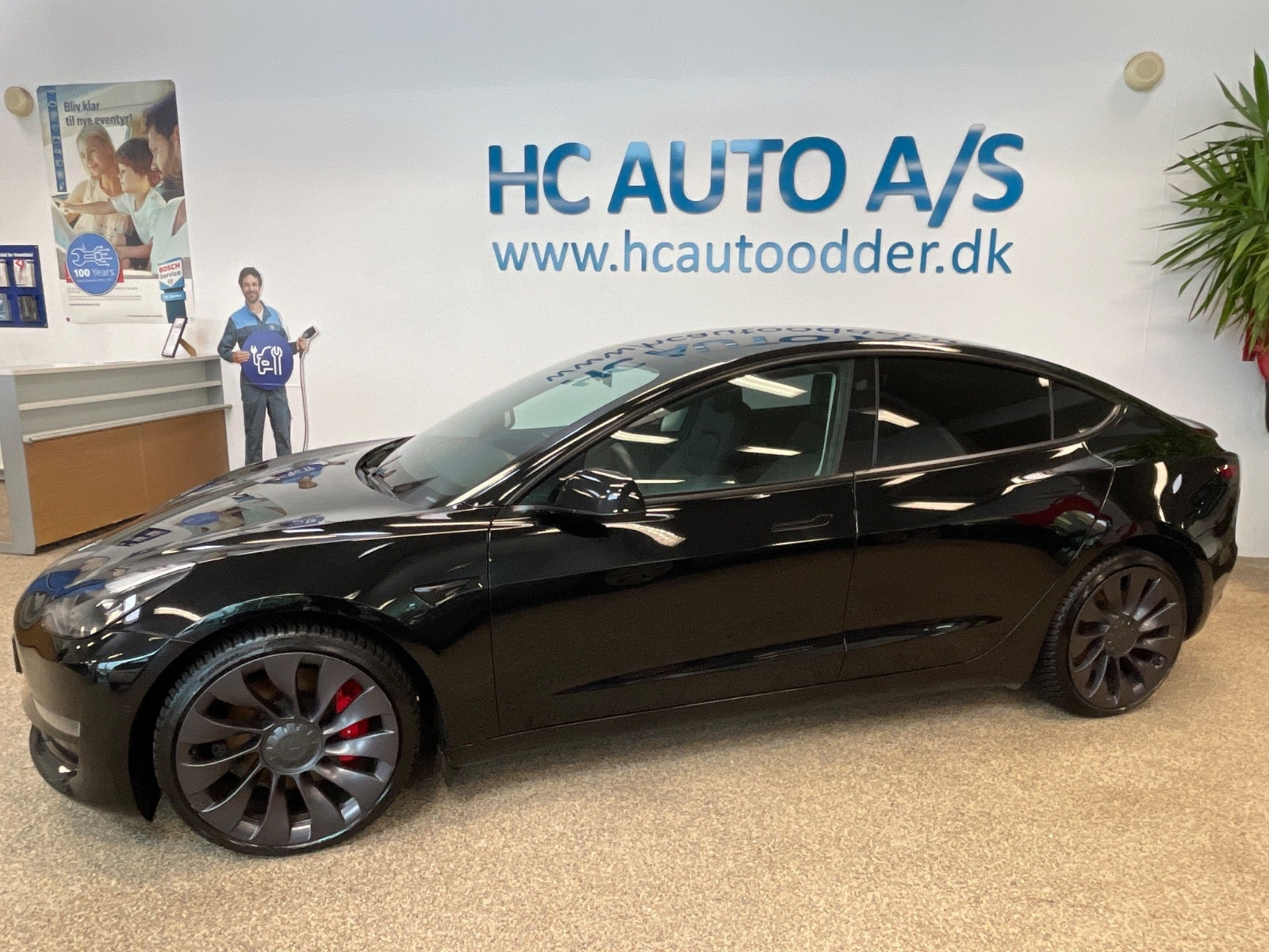 Sort Tesla Model 3 fra 2021