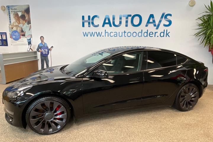 Sort Tesla Model 3 fra 2021