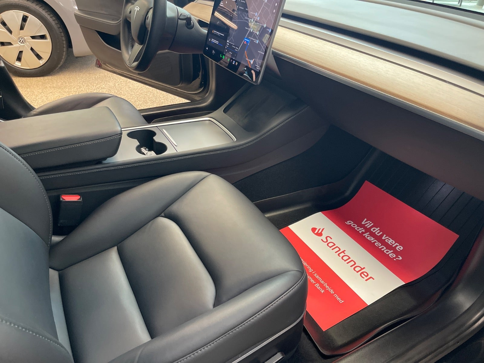 Sort Tesla Model 3 fra 2021