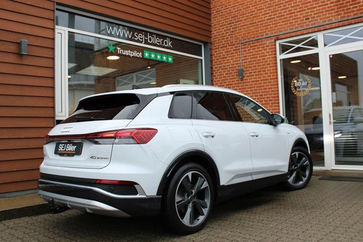 Hvid Audi Q4 e-tron fra 2022