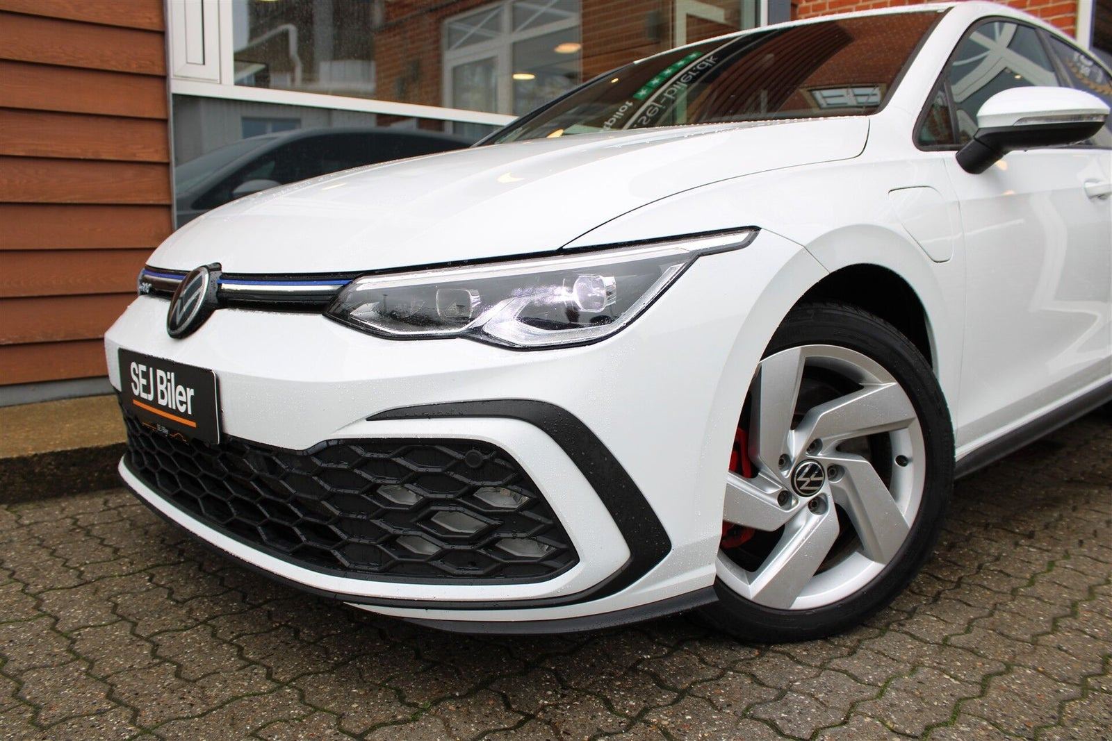 Hvid VW Golf VIII fra 2021