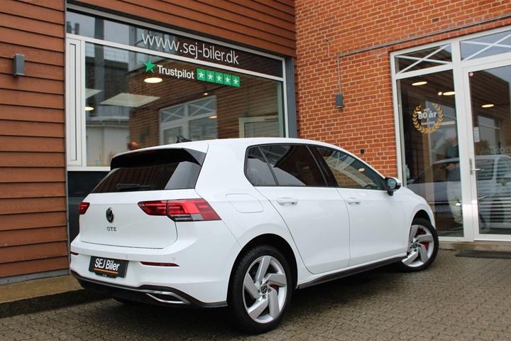 Hvid VW Golf VIII fra 2021