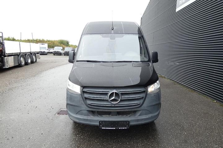 Sort Mercedes Sprinter 317 fra 2021