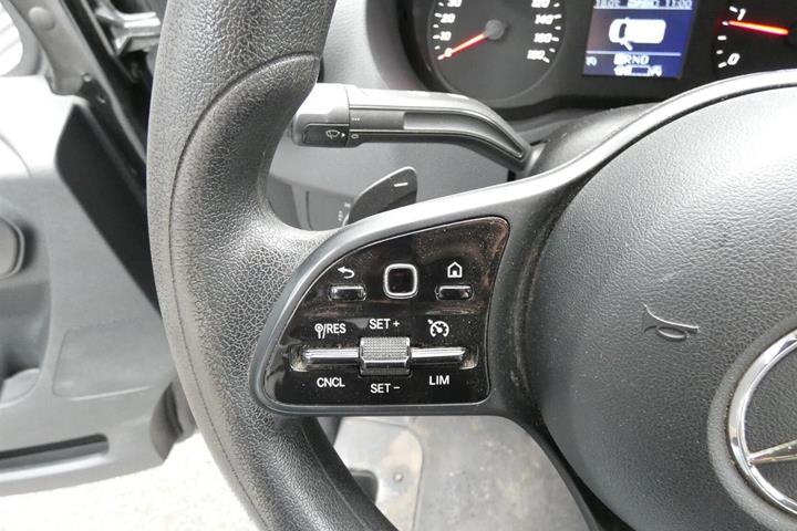 Sort Mercedes Sprinter 317 fra 2021