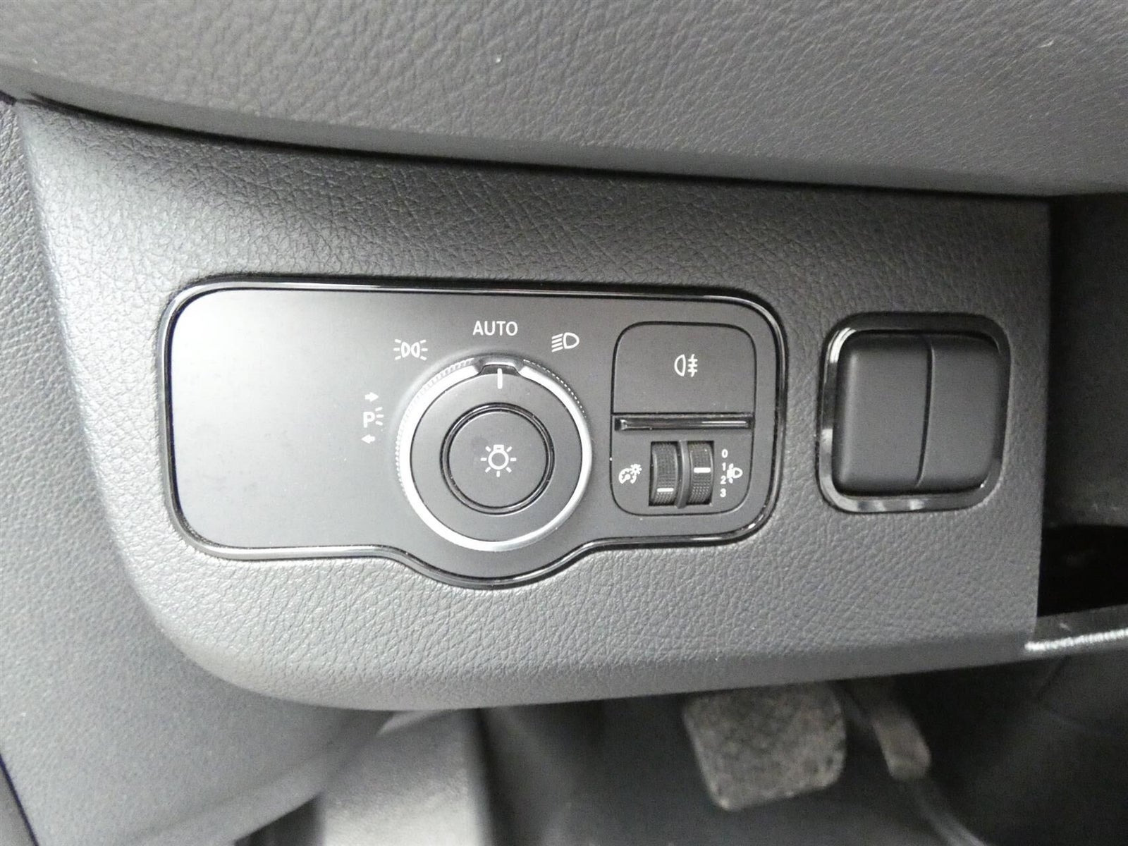 Sort Mercedes Sprinter 317 fra 2021