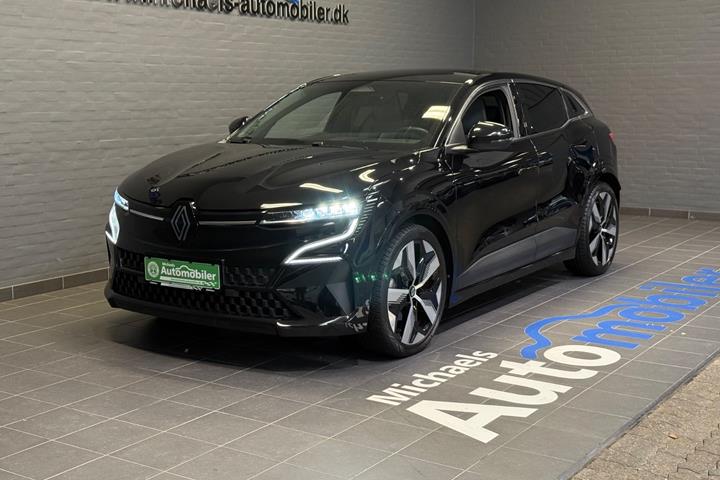 Sort Renault Megane E-Tech fra 2022 set udefra
