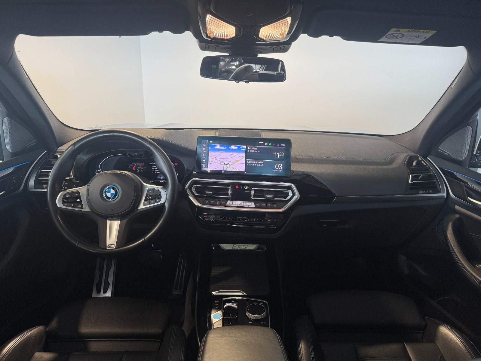 Blå BMW iX3 fra 2023