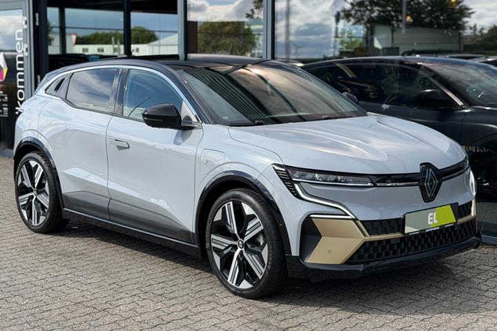 Grå Renault Megane E-Tech fra 2023