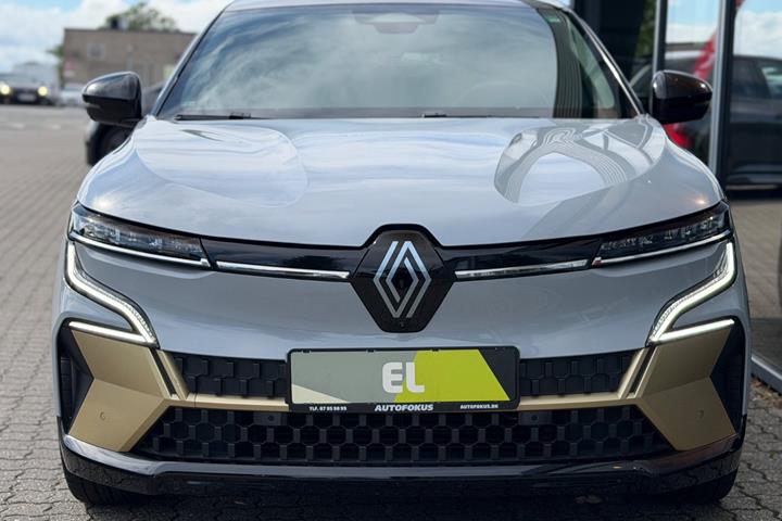 Grå Renault Megane E-Tech fra 2023