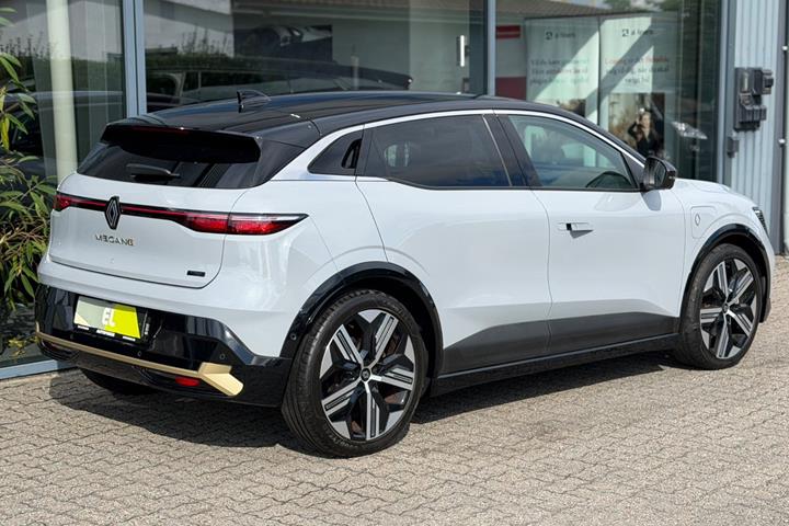 Grå Renault Megane E-Tech fra 2023