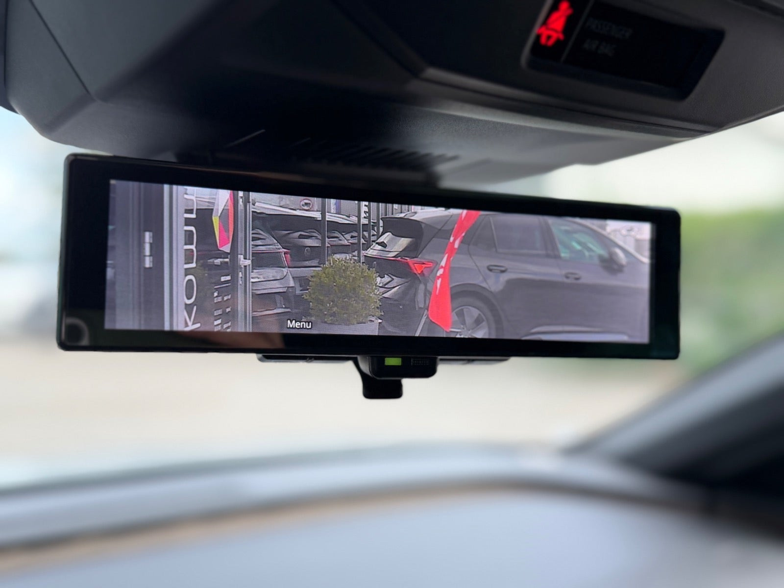 Grå Renault Megane E-Tech fra 2023