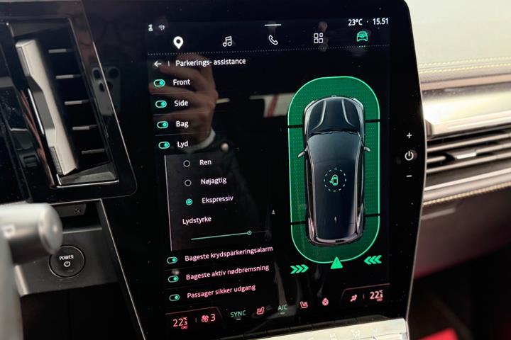 Grå Renault Megane E-Tech fra 2023