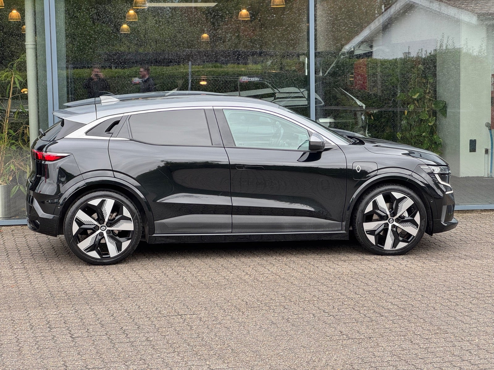 Sort Renault Megane E-Tech fra 2023