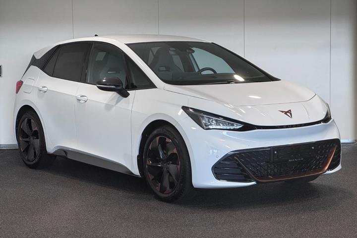 Hvid Cupra Born fra 2024