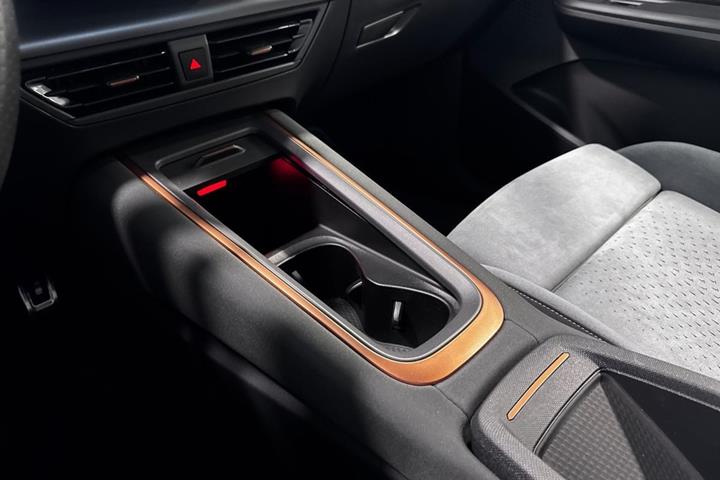 Hvid Cupra Born fra 2024