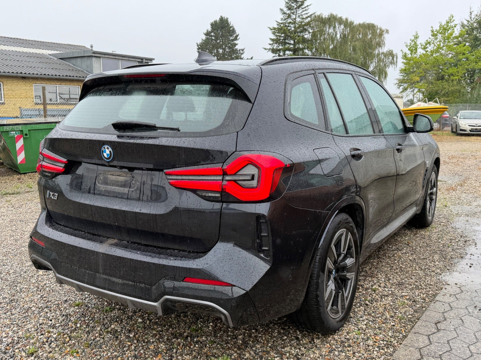 Blå BMW iX3 fra 2022