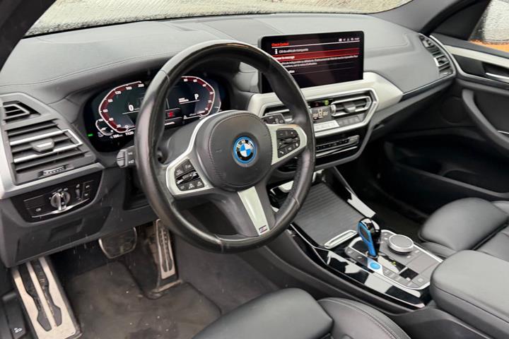 Blå BMW iX3 fra 2022