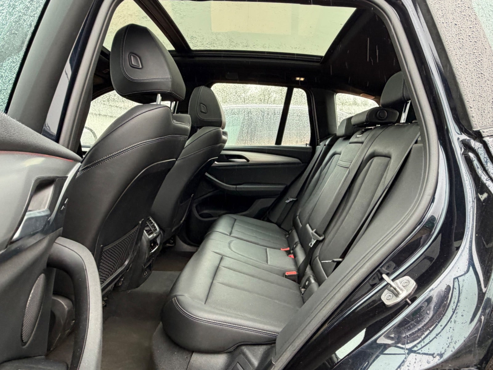 Blå BMW iX3 fra 2022