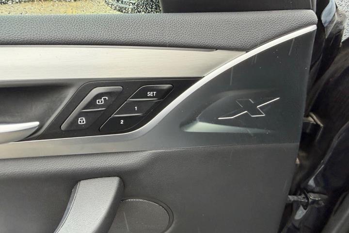 Blå BMW iX3 fra 2022