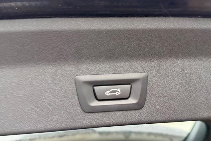Blå BMW iX3 fra 2022