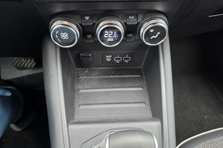 Bronze Renault Captur fra 2020
