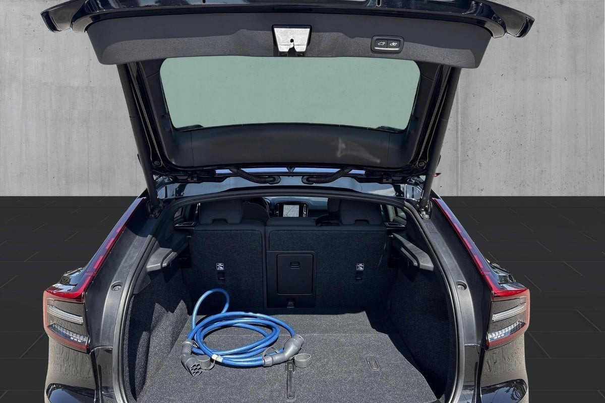 Sort Volvo C40 fra 2023