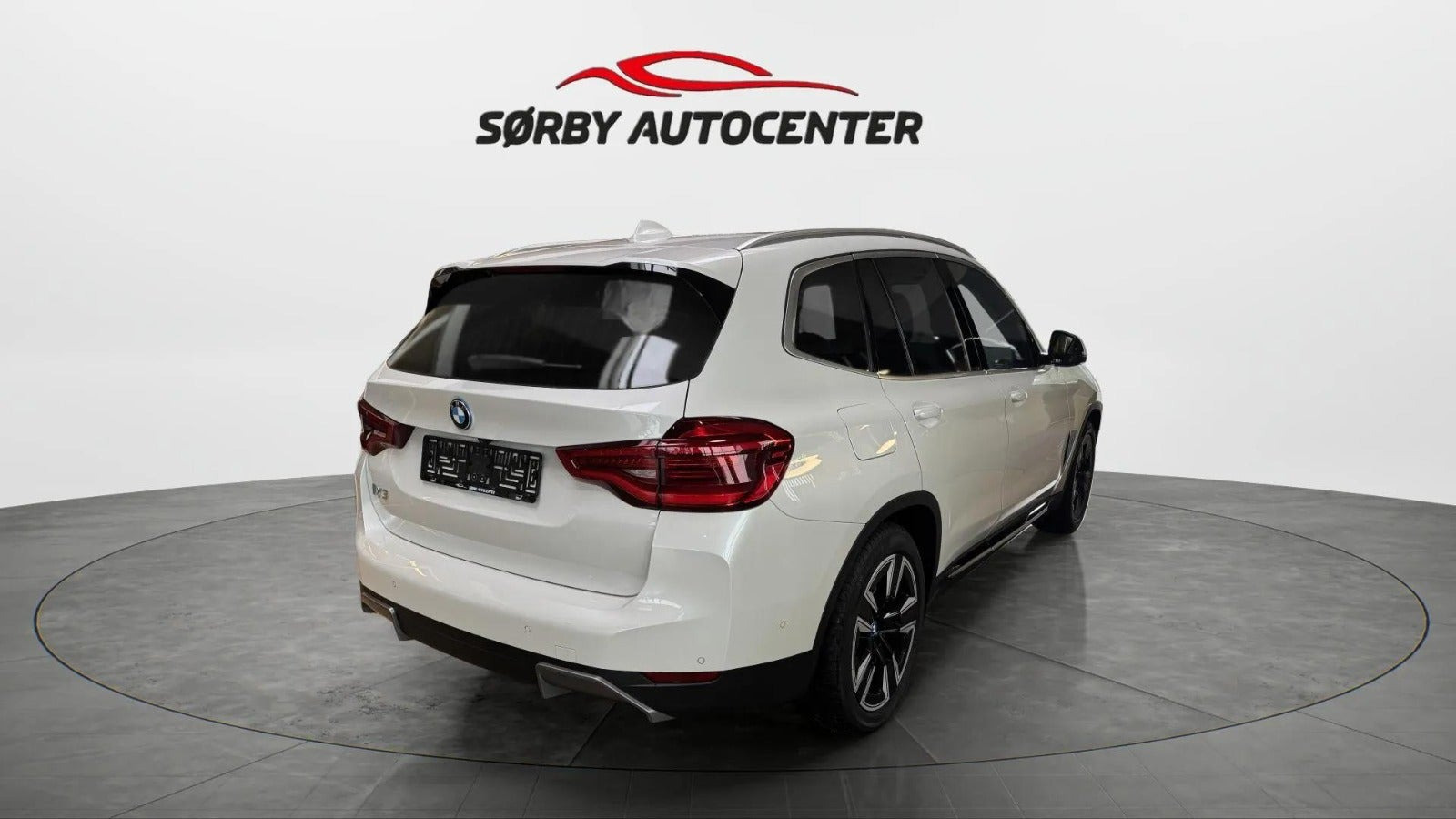 Hvid BMW iX3 fra 2021