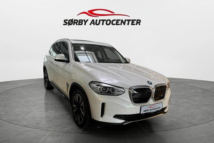 Hvid BMW iX3 fra 2021