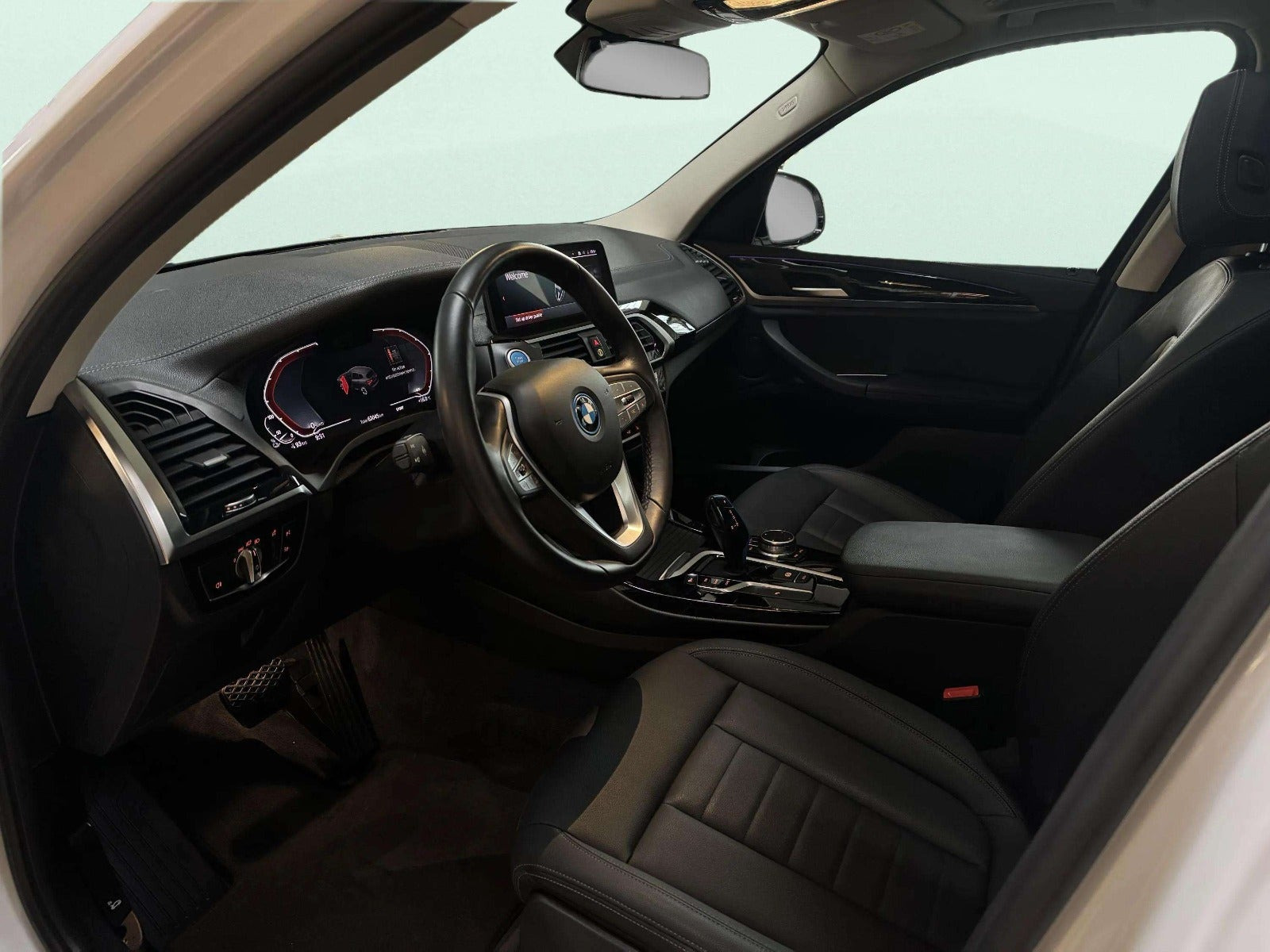 Hvid BMW iX3 fra 2021