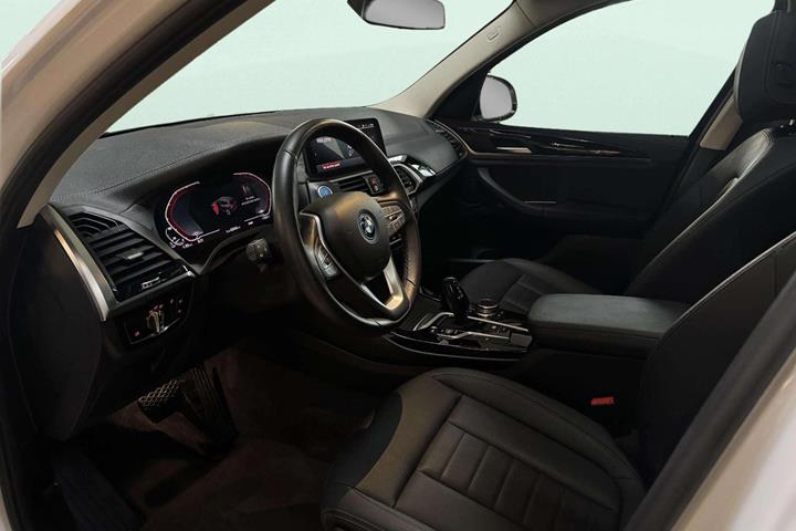 Hvid BMW iX3 fra 2021