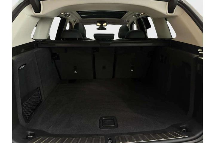 Hvid BMW iX3 fra 2021