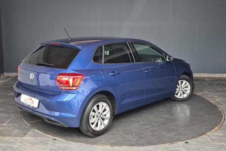 Blå VW Polo fra 2019