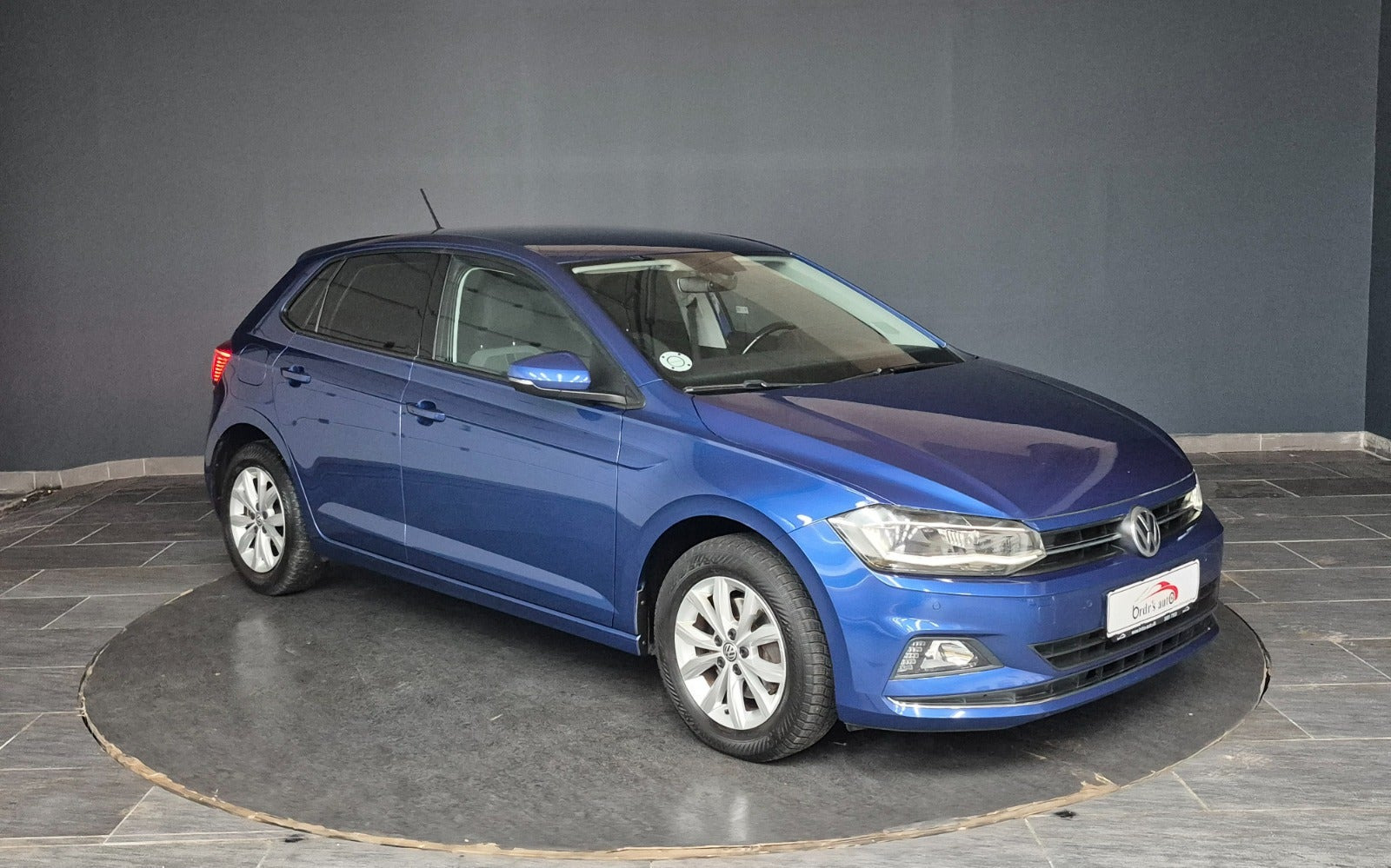 Blå VW Polo fra 2019