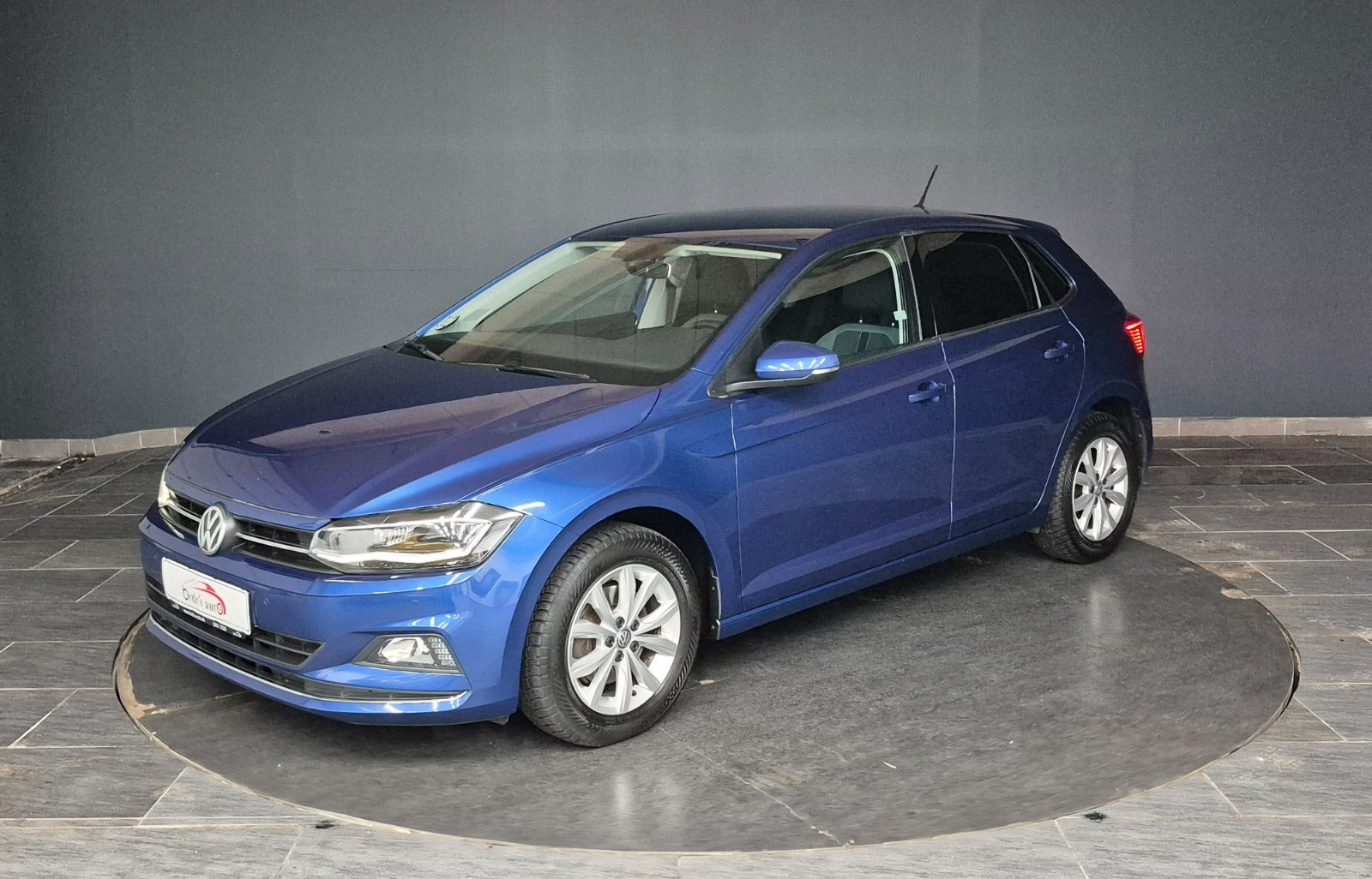 Blå VW Polo fra 2019