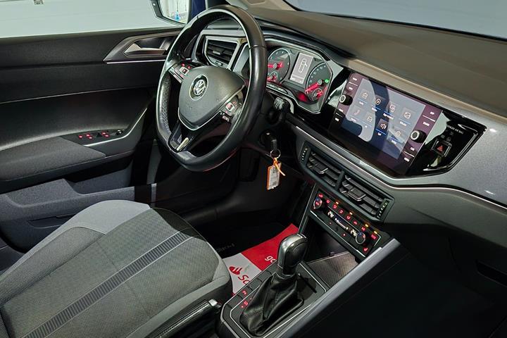 Blå VW Polo fra 2019