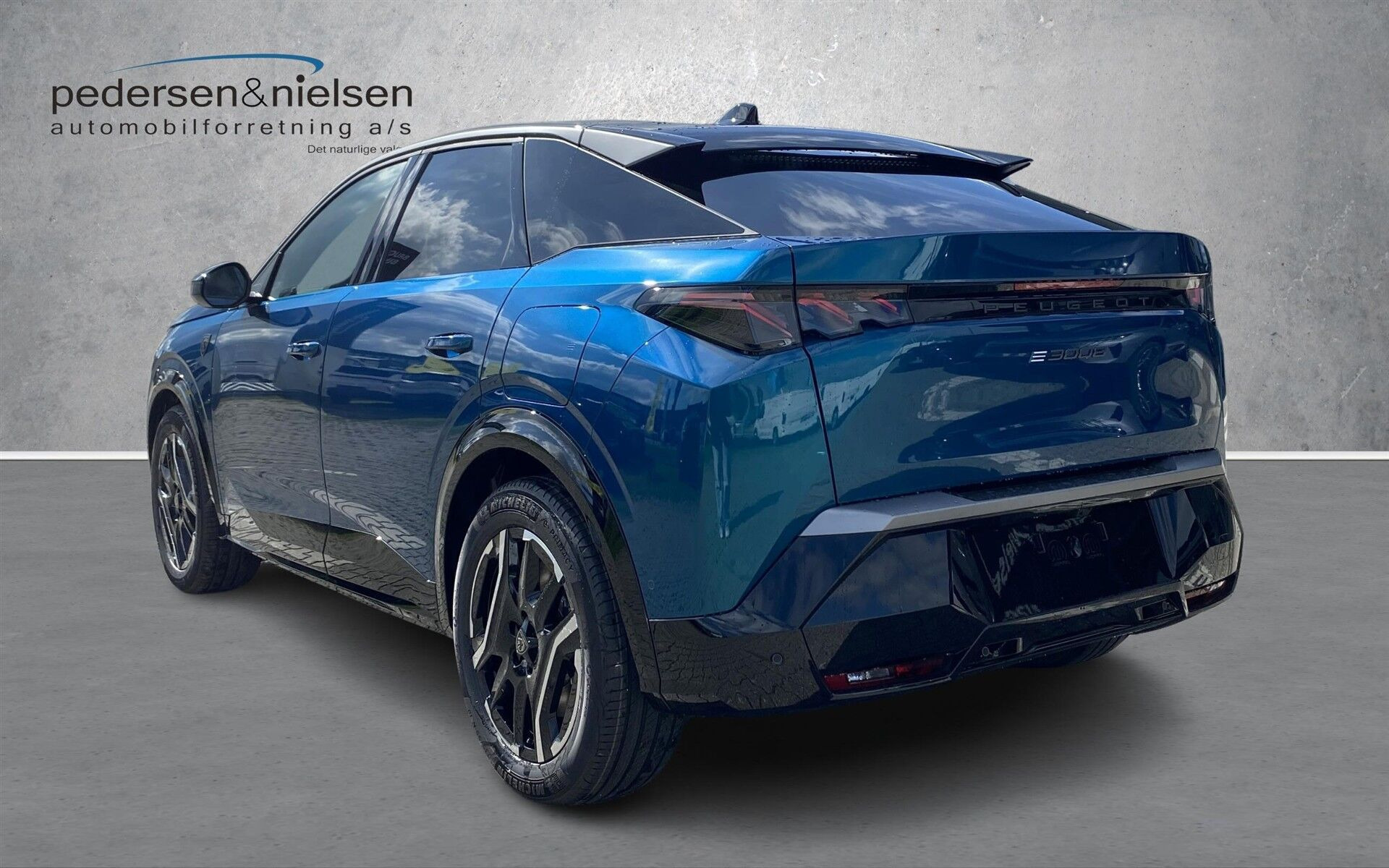 Blå Peugeot e-3008 fra 2026