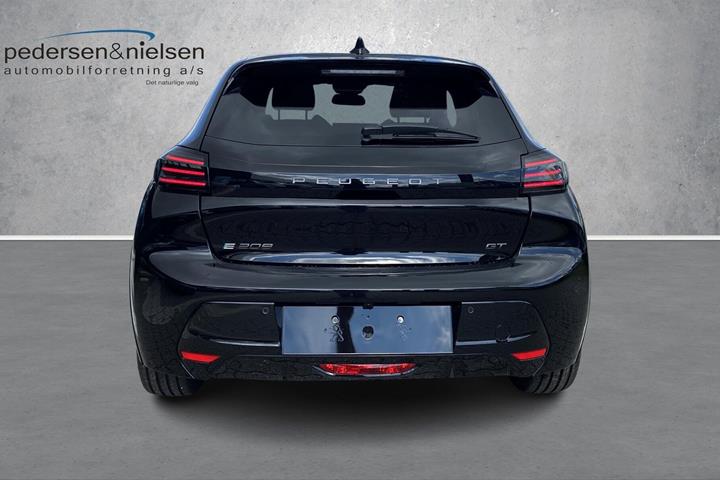 Sort Peugeot e-208 fra 2026