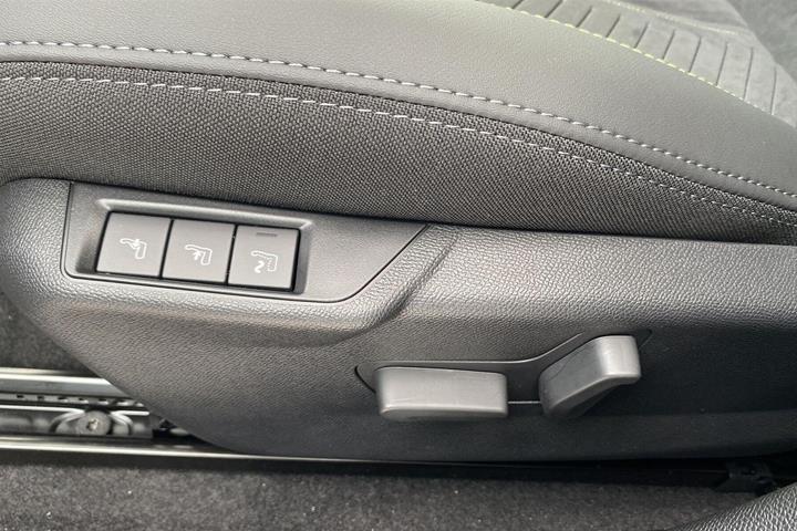 Sort Peugeot e-208 fra 2026